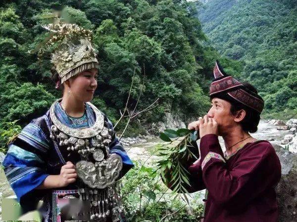 过去的湘西苗族人这样谈恋爱,太浪漫了……_草标_女方_男方