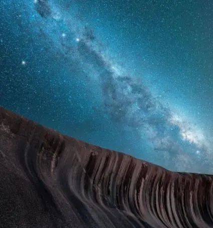 世界最神秘“海浪”：比恐龙时代还早，屹立不倒27亿年