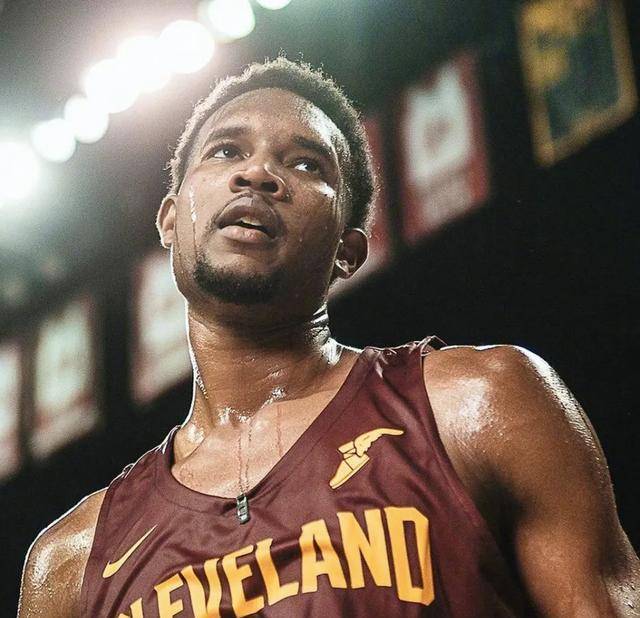 号秀仅仅用了3天时间就证明了他是新赛季的总冠军_莫布里_莫布利_骑士