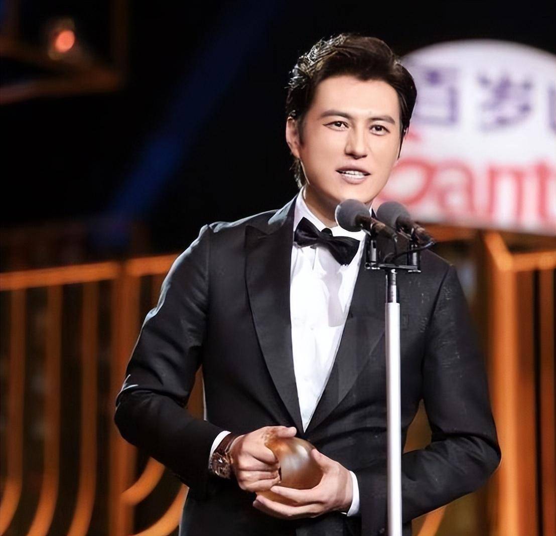 网传演员靳东向四川灾区捐款800万,是真还是假?