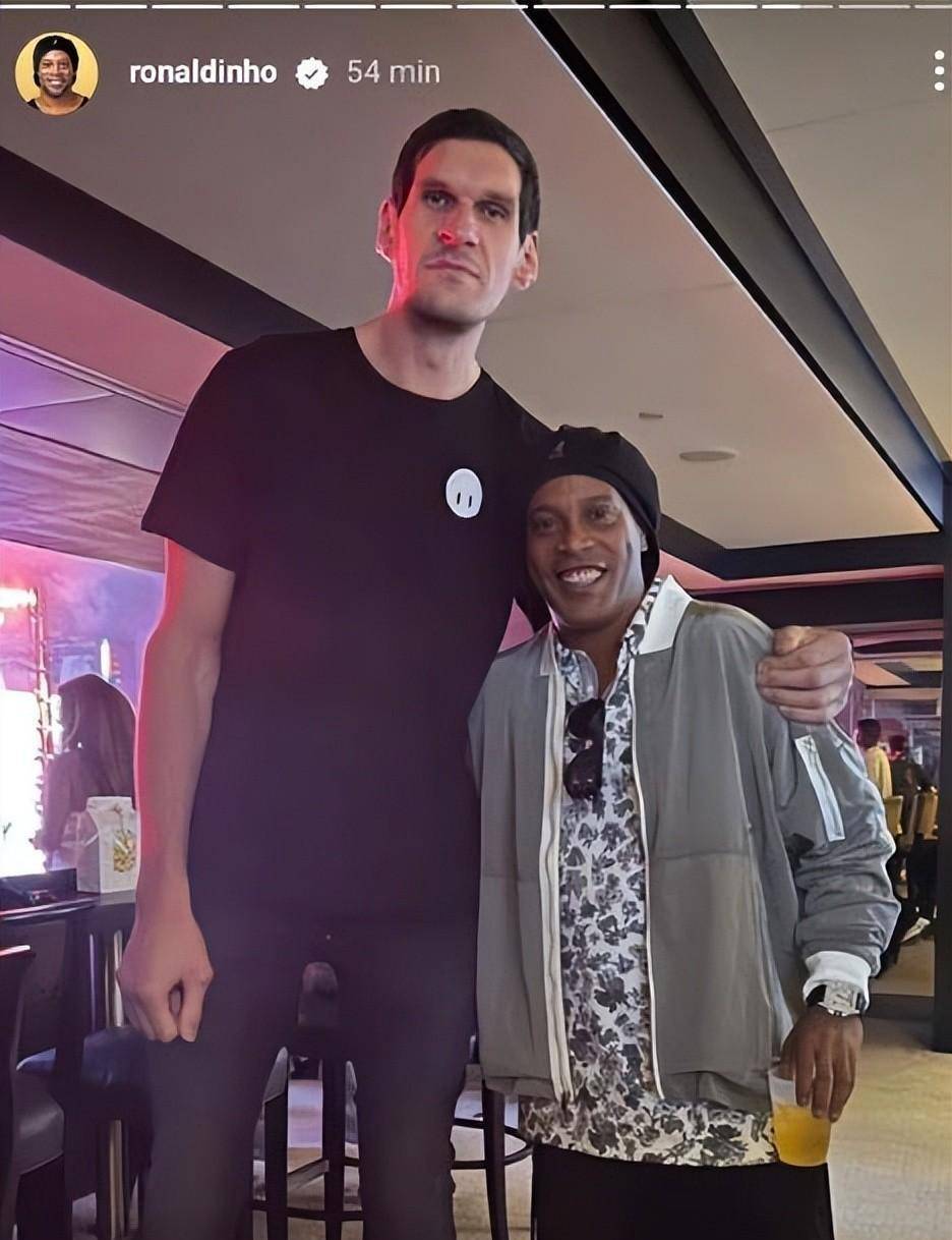 事实上,小罗的身高已经达到了1.