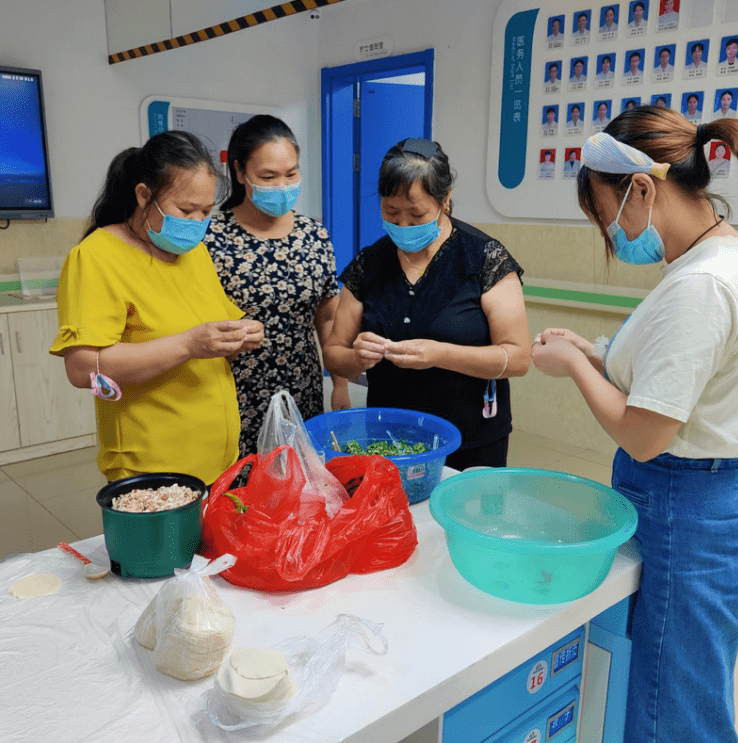 于都县妇幼保健院:送月饼,包饺子,吃柚子,康复病房里的温情中秋节