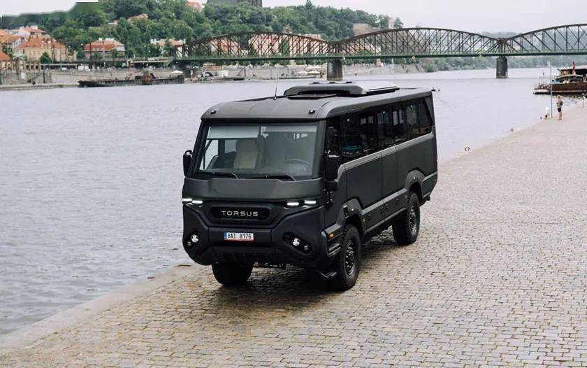 曼恩动力加持的越野巴士 捷克torsus裁判官车型_搜狐汽车_搜狐网