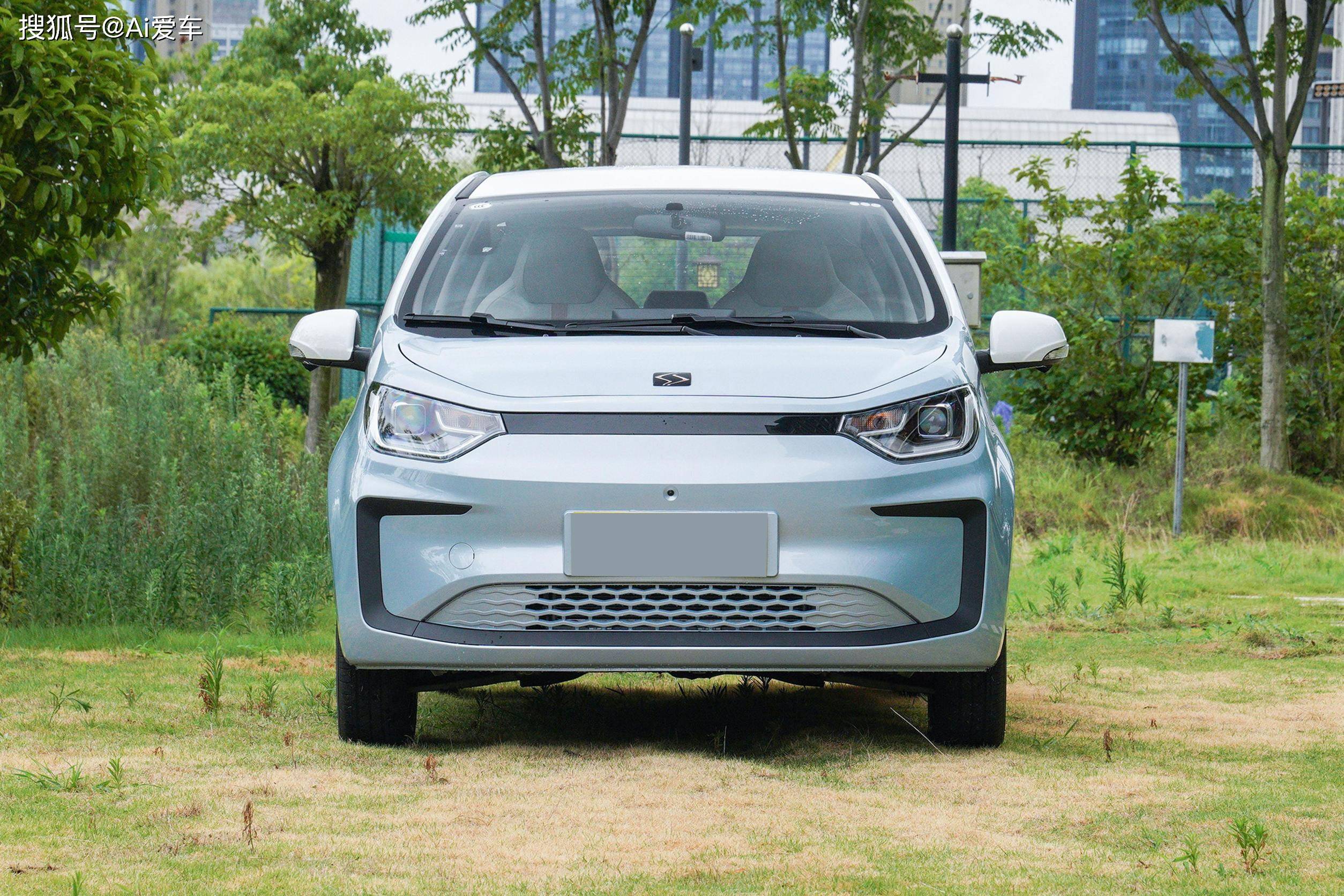 5门5座的高配电动小车,续航306km带快充,好开好养活,思皓e10x_搜狐