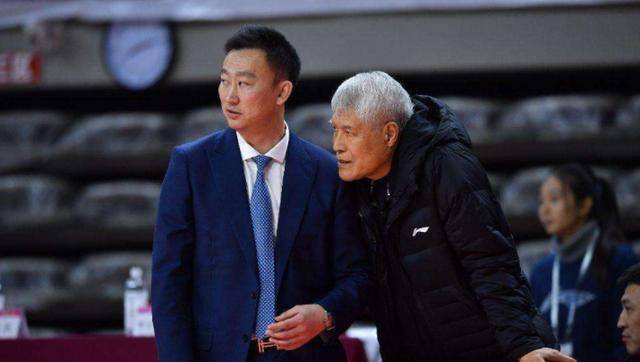 16岁身高2米21 蒋兴权亲自打造他_骆一侨_浙江省_排球