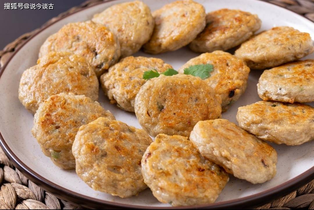 顺德煎鱼饼香脆可口,入口后唇齿留香.