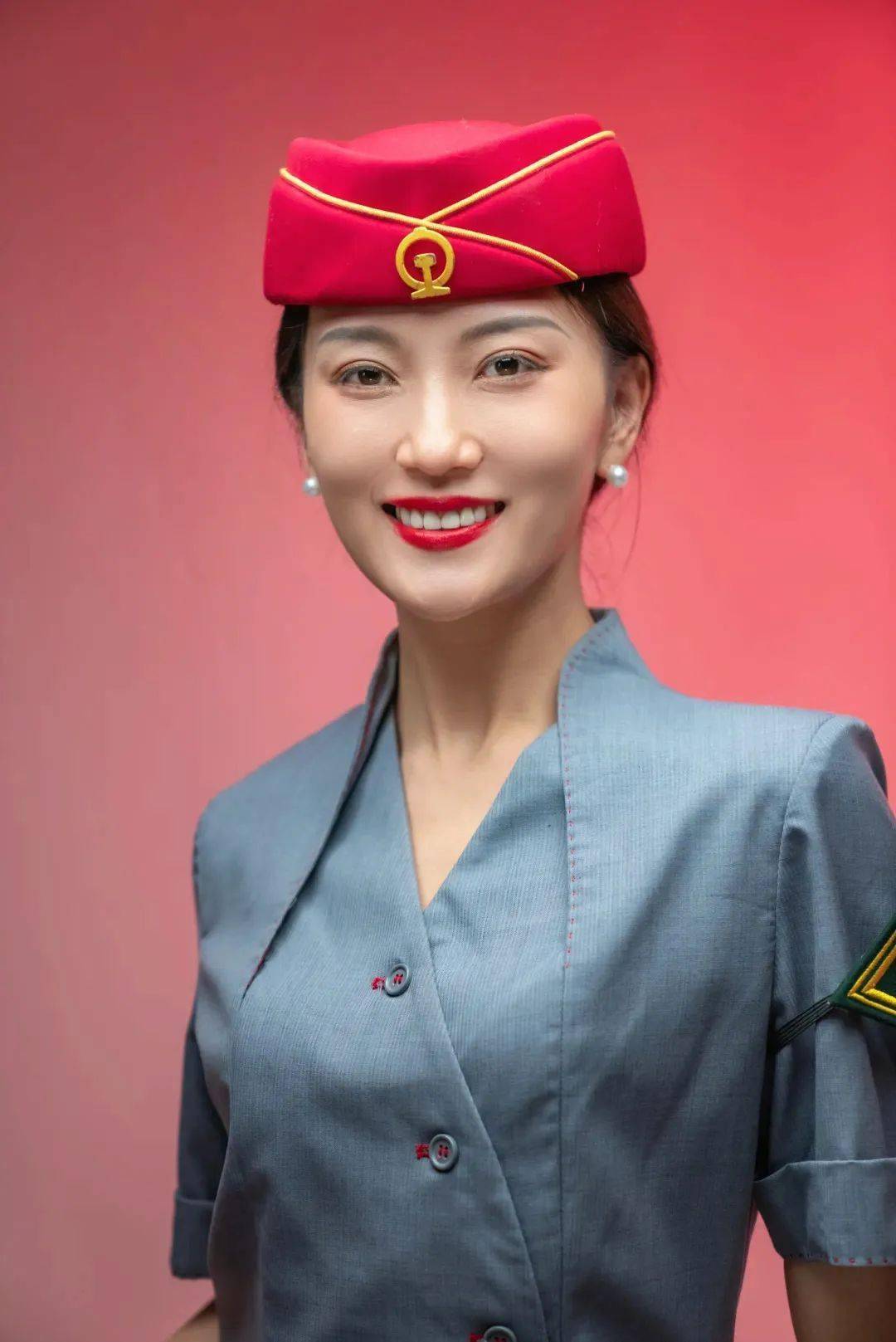 广西动姐制服图鉴,你最喜欢哪套?_壮锦_套装_紫红色