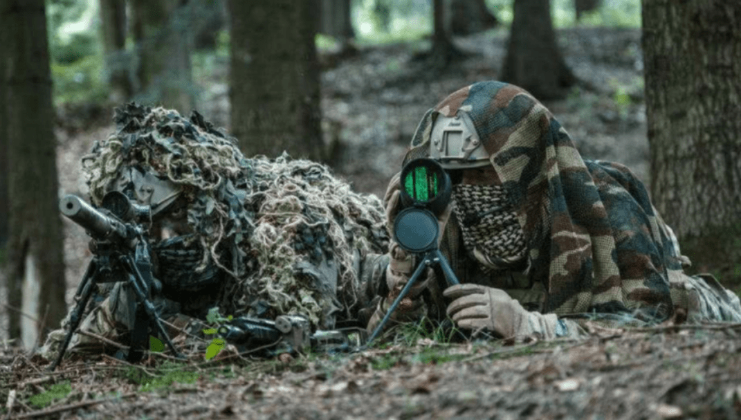 以美国海豹突击队的队规来看,一个狙击手每次执行任务,携带的子弹数是