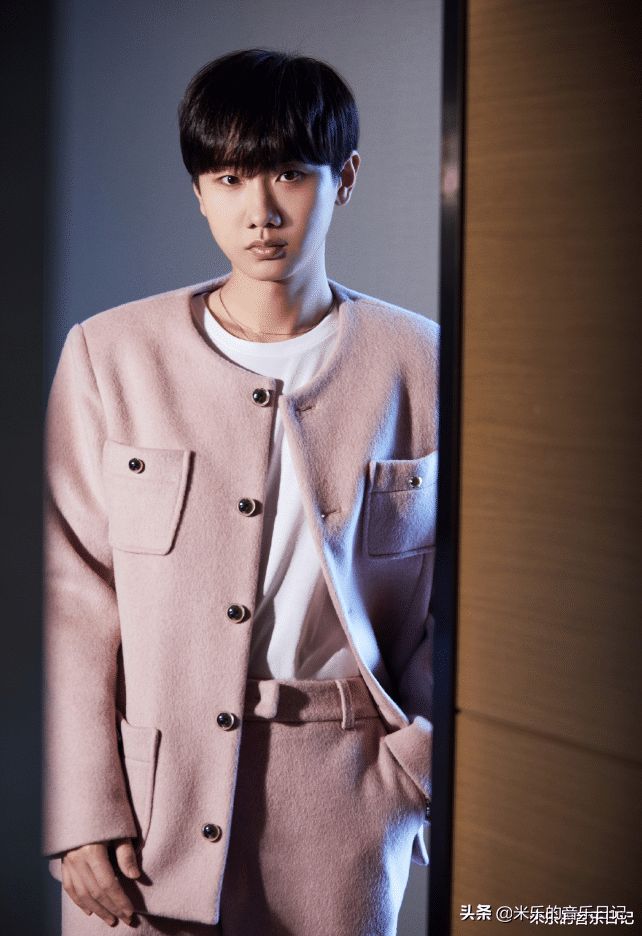 笑不活了,汪苏泷12年前居然还用"小小苏"这个别名来创作_海绵_宝宝