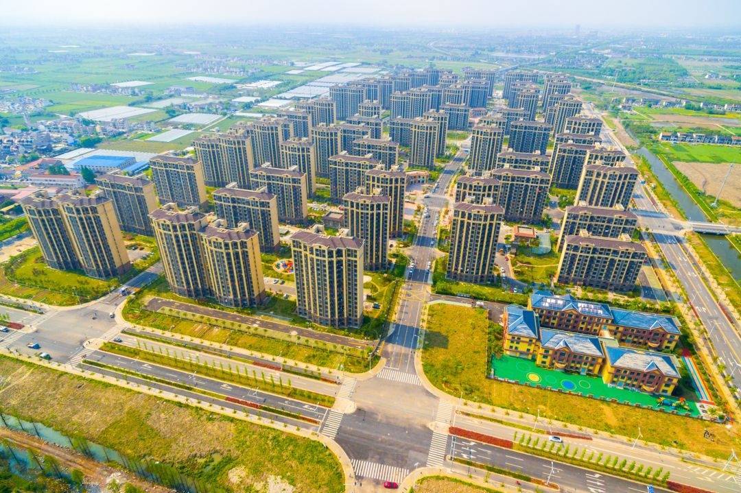 生态美镇,旅游名镇,人文古镇,安全固镇步伐,全面建设"整洁亭林,美