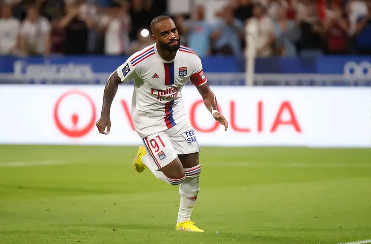 前阿森纳球员拉卡泽特说话困难,口腔内有肿块,需要手术解决_里昂队