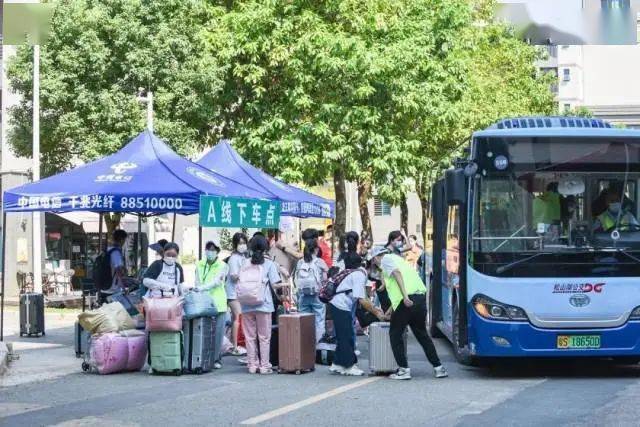 东莞理工学院宿舍_东莞理工学院新生报到_开学季东莞高校迎新