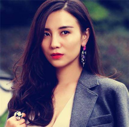 宋佳情路坎坷,4段感情都成空,42岁未婚享受单身生活_陈龙_表演_范志博