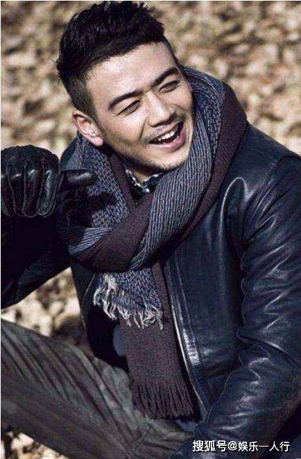 终于在2008年的时候出演《生死线》中的四道风,给观众留下了深刻的