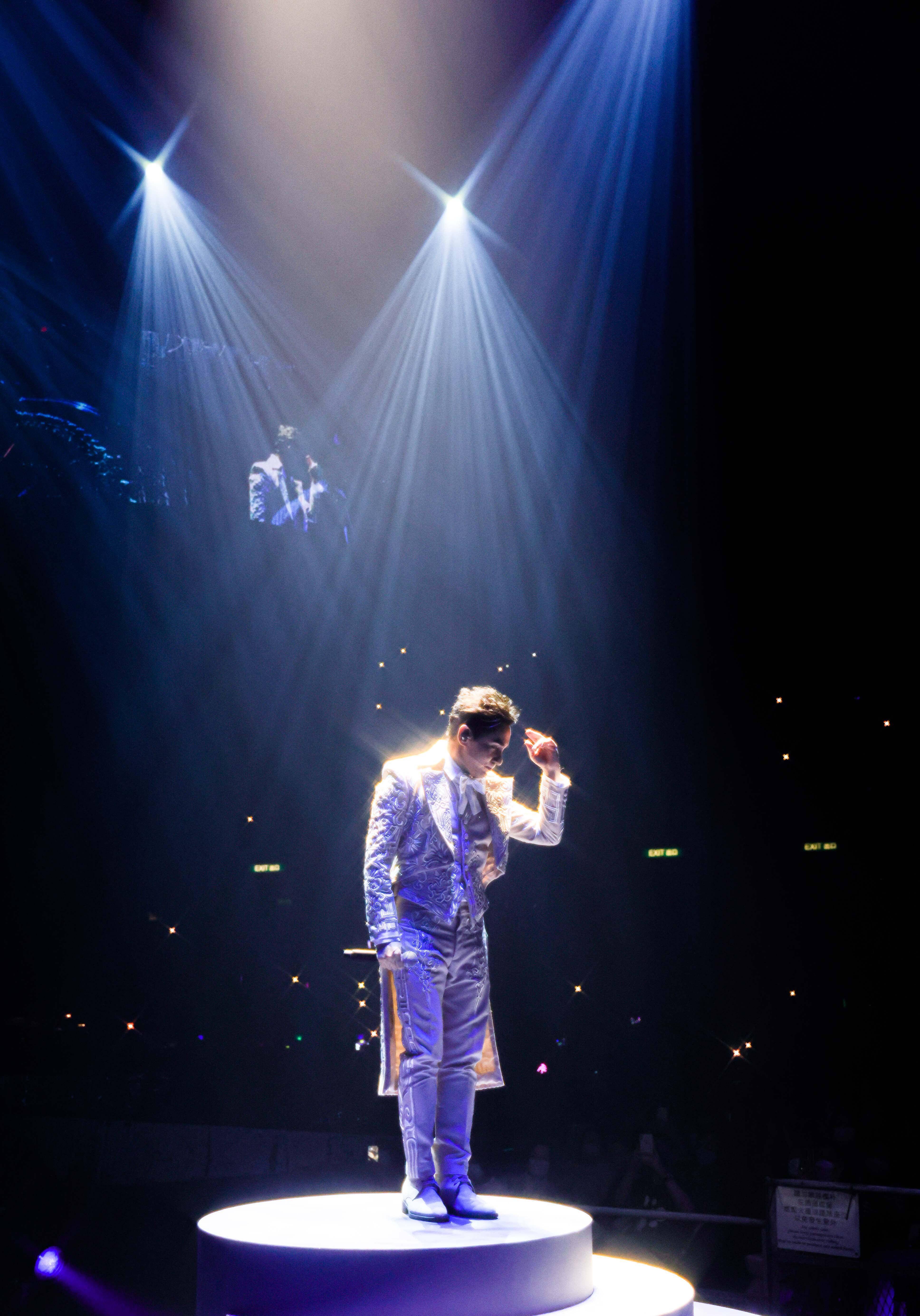 黄凯芹一场限定红馆演唱会与周慧敏叙旧讨债_chris_合唱_uncle