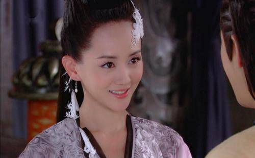 相继粉碎了燕南飞,公子羽,杨夫人等人的重重阴谋,揭开了杨常风被害和