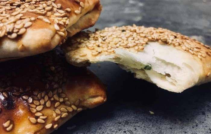 又香又酥又脆的芝麻烧饼,我们两天就做一次,每次都抢着吃光_食用_火力