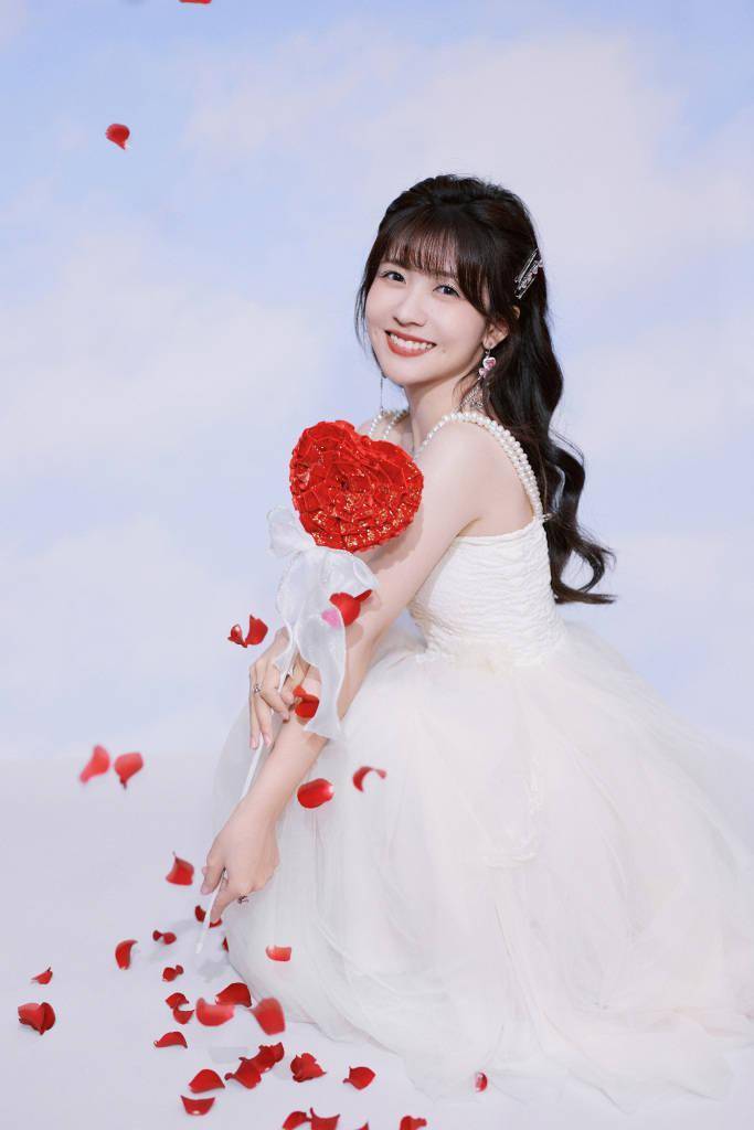 赖美云丘比特小天使造型写真释出 留齐刘海拉弓射箭超可爱_丘比特_齐