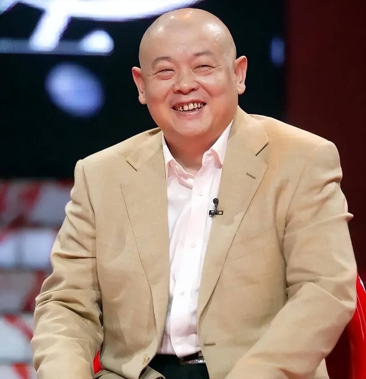 傅彪病逝17年，遗孀张秋芳的选择令人泪目_电影_碟片_表演