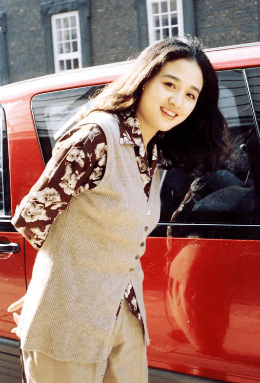 优秀演员伍宇娟,艳压同班巩俐,婚姻失败被儿子叫了8年姨妈_电影_成为