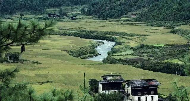 幸福的穷国不丹既开放又保守，痴迷生殖崇拜，盛行一夫多妻制