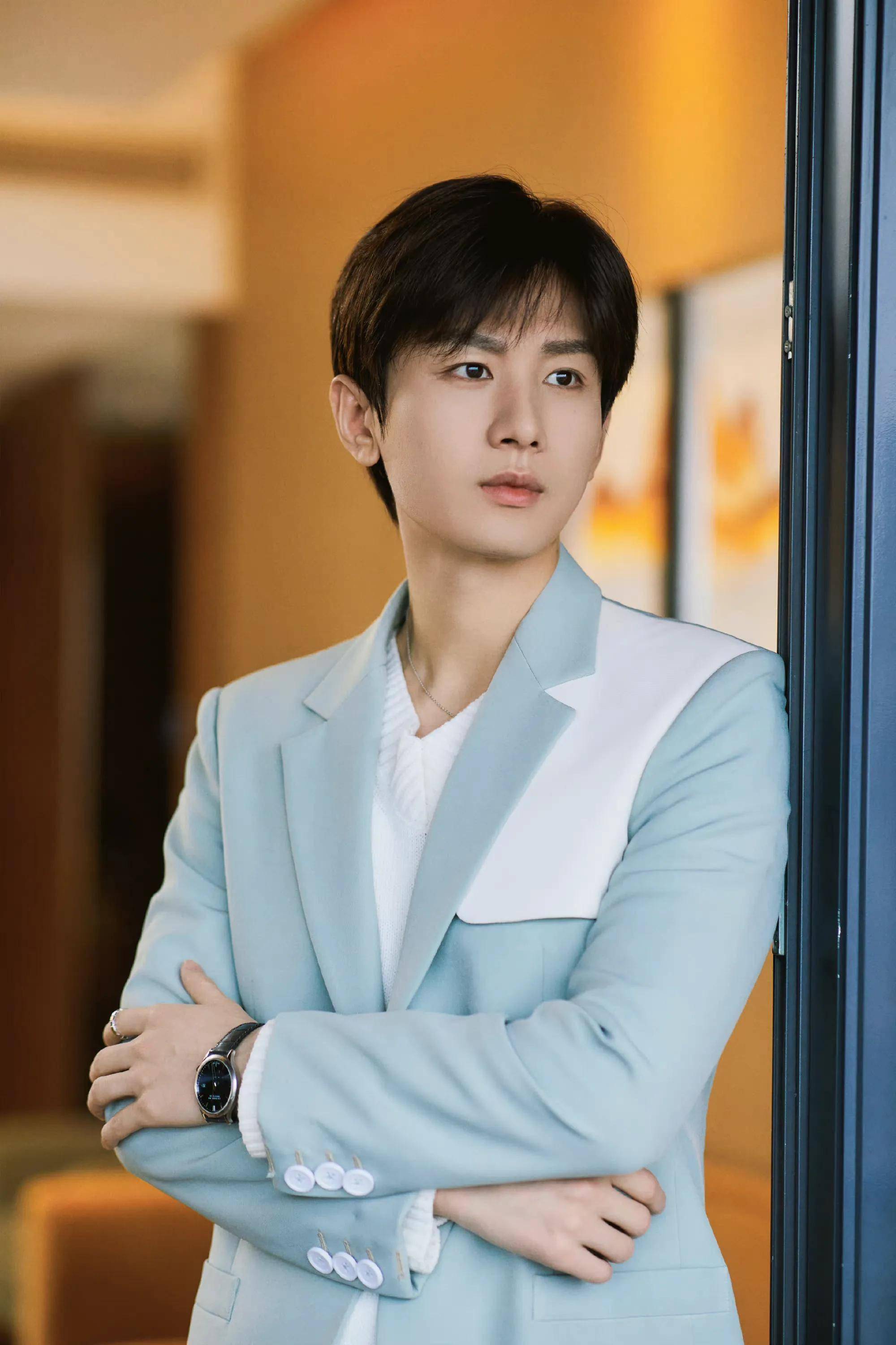 男明星成毅时尚写真:英俊帅气,翩翩公子_写真_时尚_成毅