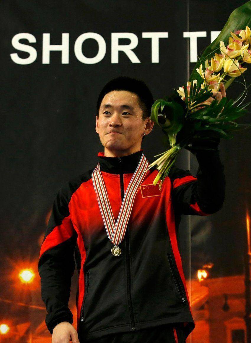 梁文豪:17岁成世界冠军,脸上曾缝30多针,退役后进人大读书_训练_速滑