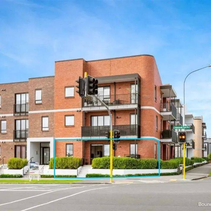 西区 | Hobsonville 2房 中心地段现代公寓 开价仅$689,000 首房/小户型/投资买家必看！_Point_车位_设计