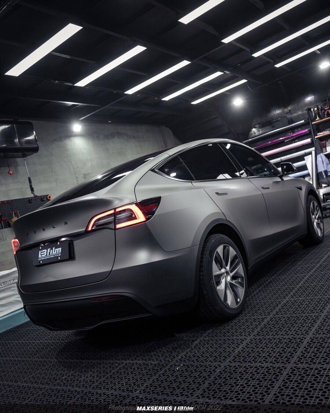 67特斯拉lb改色膜原厂漆amg山灰,一款霸气又带有