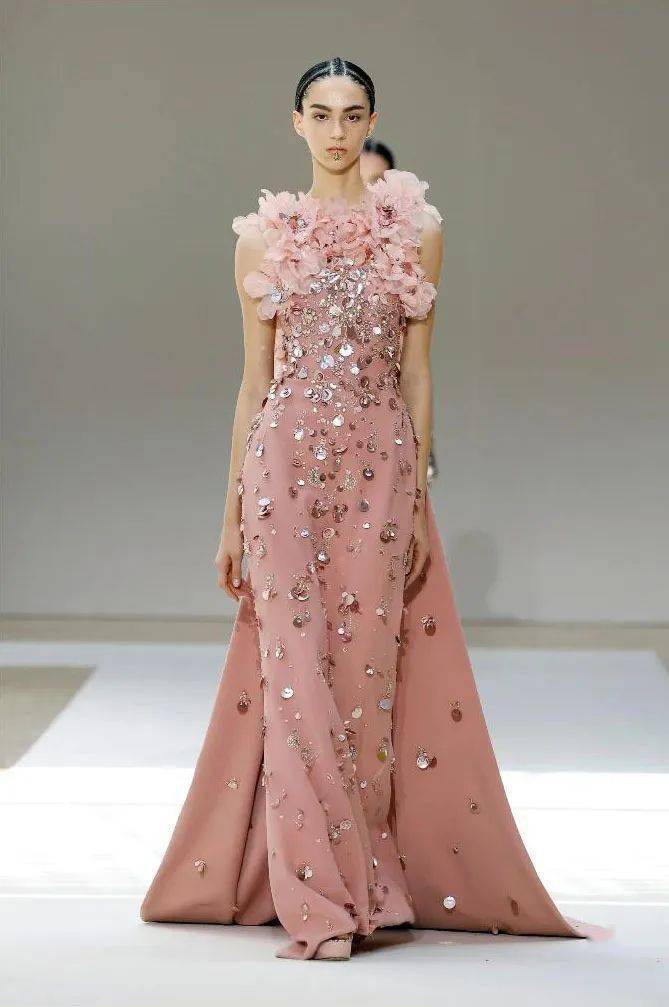 elie saab 2022/23 秋冬高级定制系列_高定_stefan_装饰