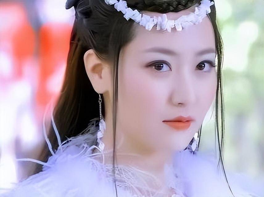 巅峰时恋爱脑结婚,离婚后重新起步,32岁单亲妈妈白冰逆风翻盘