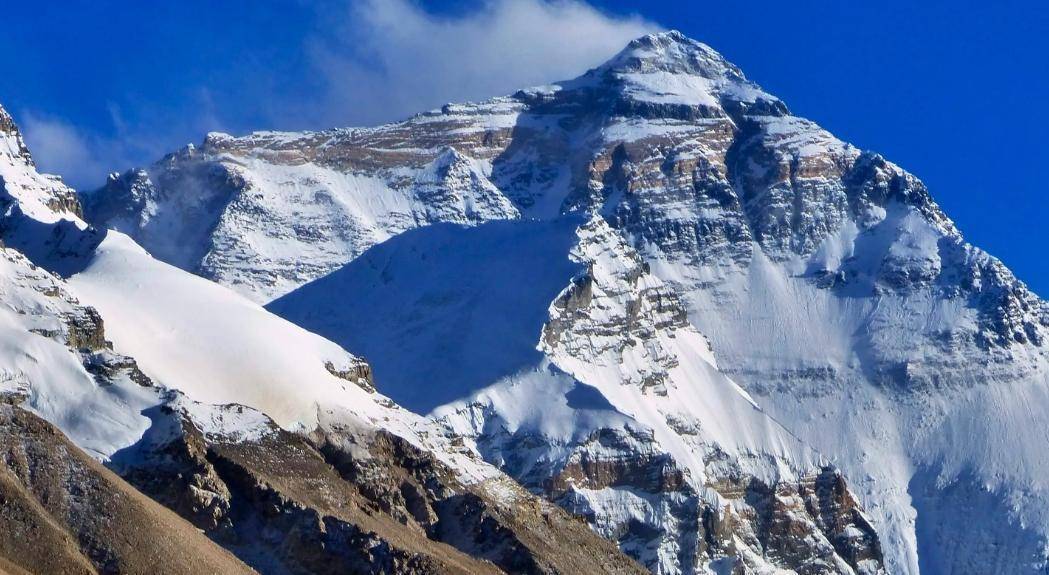 山峰的高度受到了限制？为什么有人说，地球的山不会超过2万米？