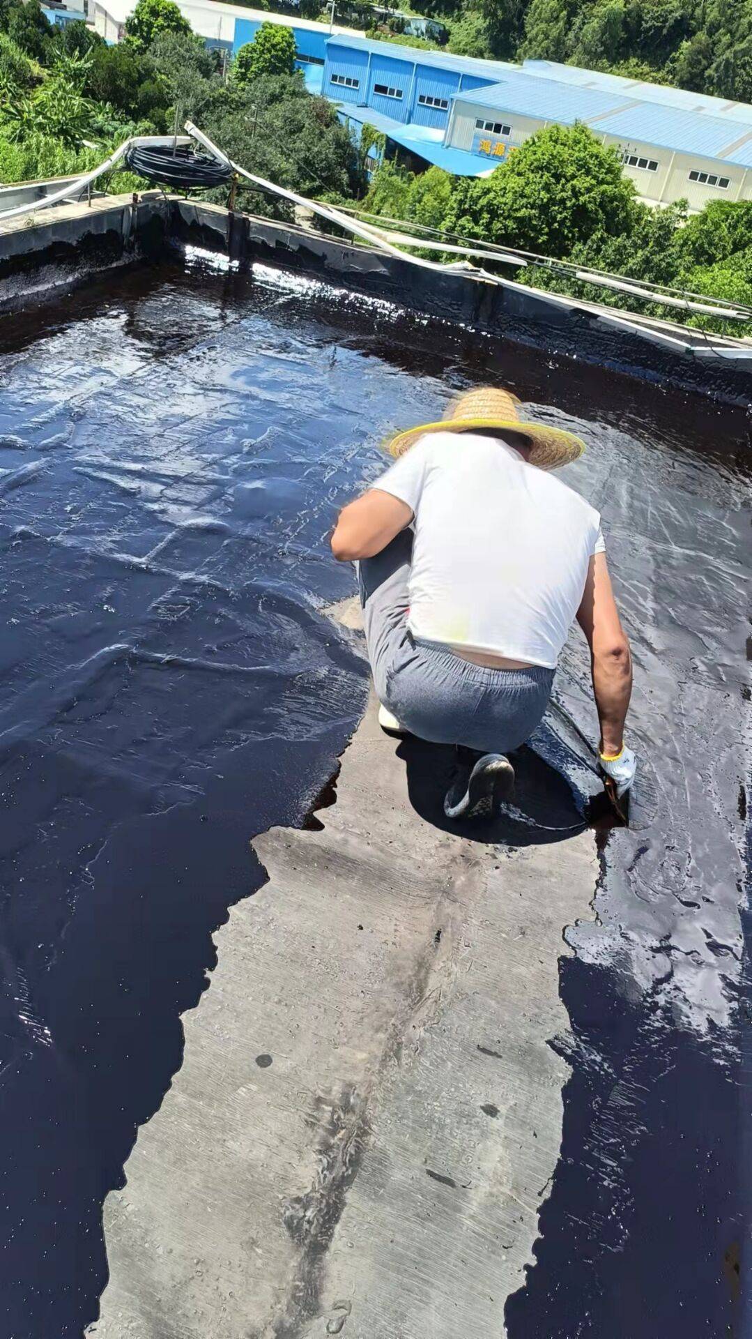 聚氨酯防水涂料:现代建筑防护的坚固盾牌