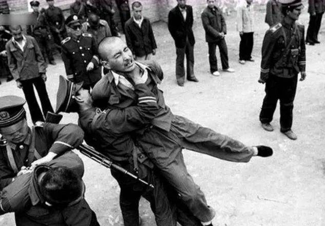 大案纪实:警花出手诱捕,奸杀多名女子的恶魔伏法!_齐齐哈尔_警方_男子