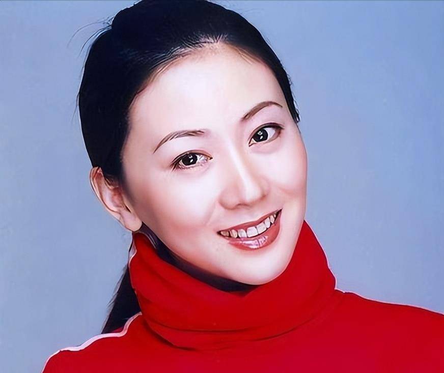 原创人体模特汤加丽被父亲嫌弃与丈夫离婚46岁再给父母添心病