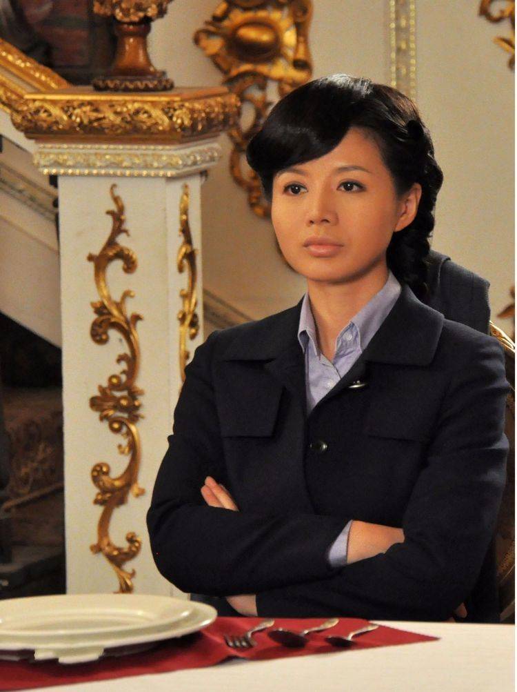 她用20年捧红丈夫,却被第三者插足离婚,孤身抚养孩子_程愫_傅程鹏