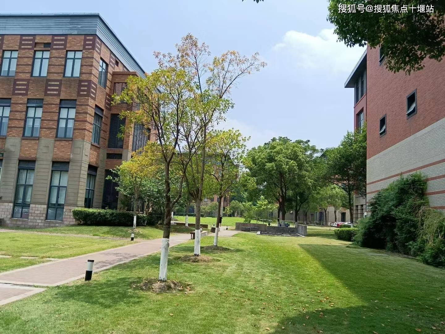 绿地杰座,领峰,中城,京东产业园昆山花桥写字楼办公室出租@建滔广场