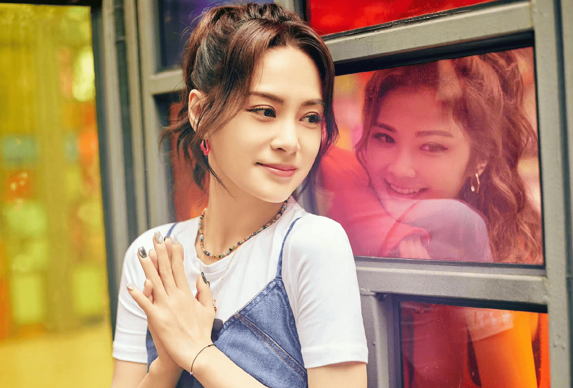 41岁阿娇暴瘦20斤后脱胎换骨!新自拍巧露香肩,嫩成少女太抗老了_身材_