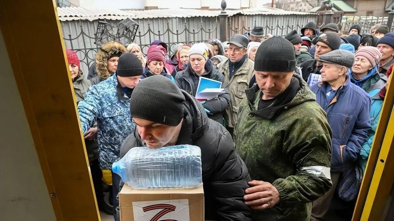 当地的顿涅茨克,卢甘斯克,赫尔松和扎波罗热地区流离失所的居民投票