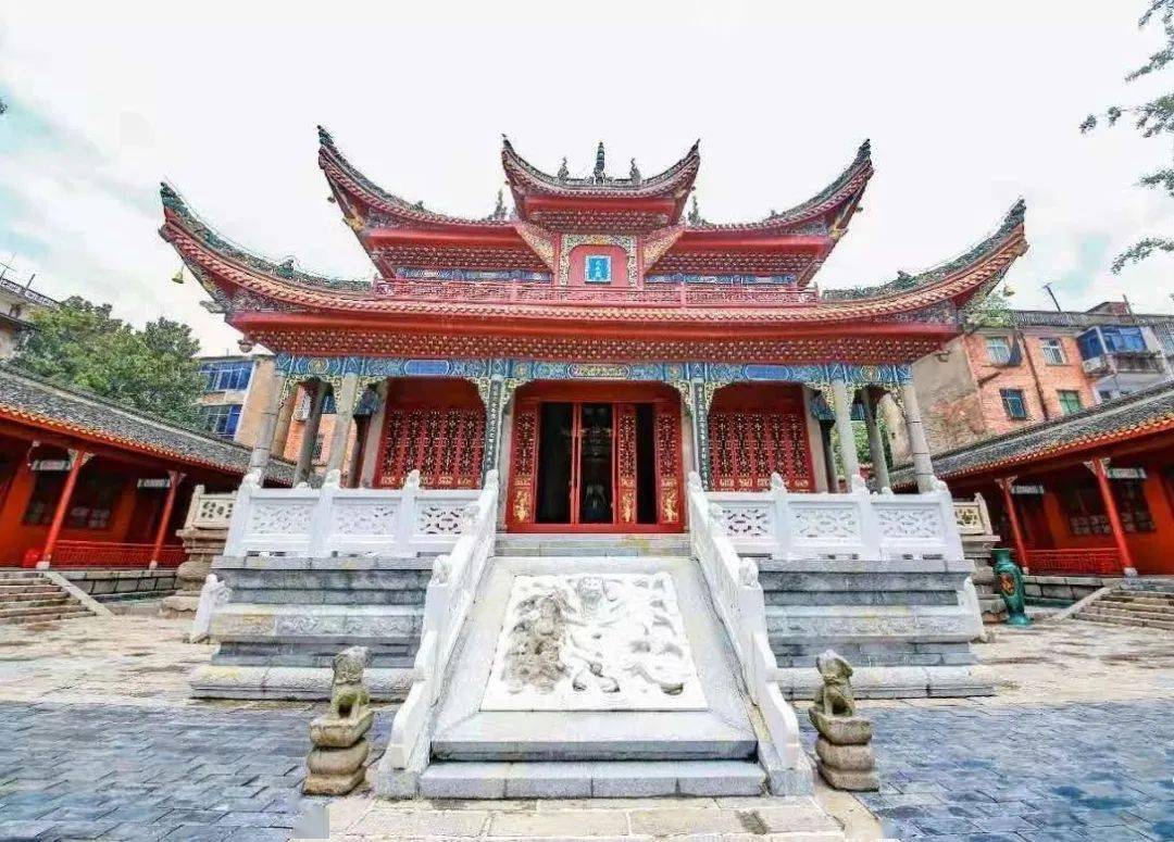 9月24日,湘阴县第一所大学——湖南中医药大学湘杏学院(湘阴校区)正式