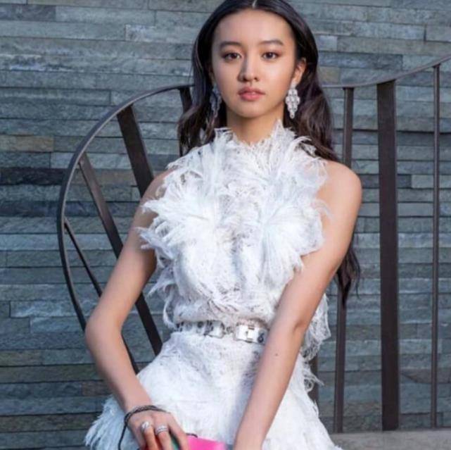 一同拍摄杂志封面以及合作吴亦凡出演音乐微电影,木村光希的人气大涨