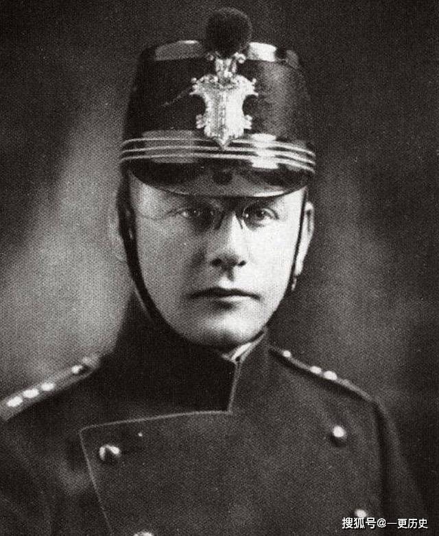 原创
            二战时，一位瑞士警长为救犹太人伪造证件，最终遭到德国指控
                
                 