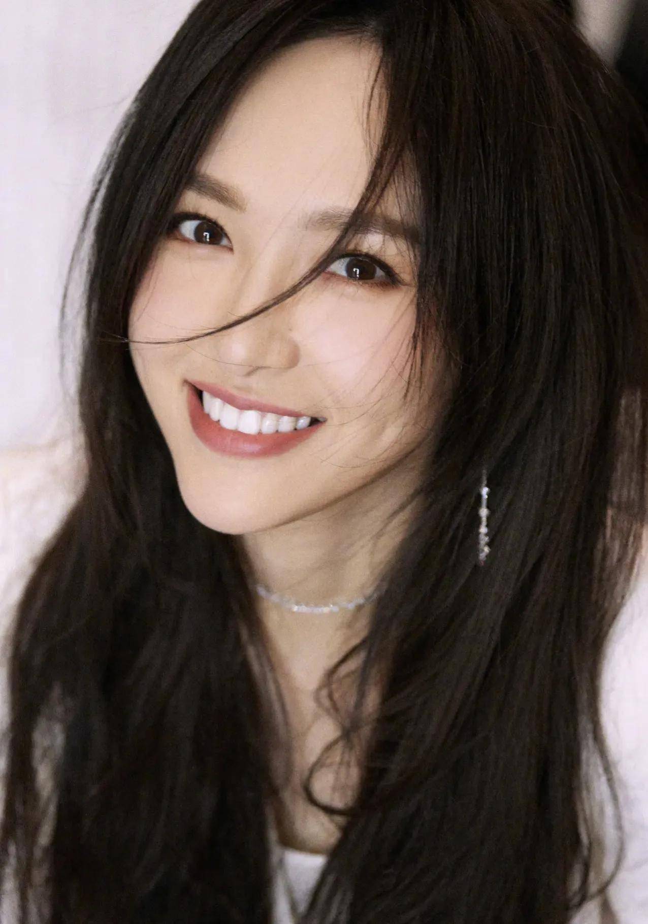 80后女星时尚写真:赵丽颖唐嫣芳华绝代