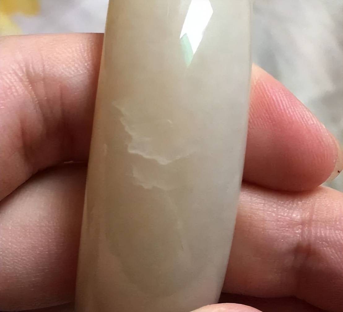 什么鬼!好好的和田玉莫名其妙出现裂纹,棉絮?_瑕疵_商家_手段