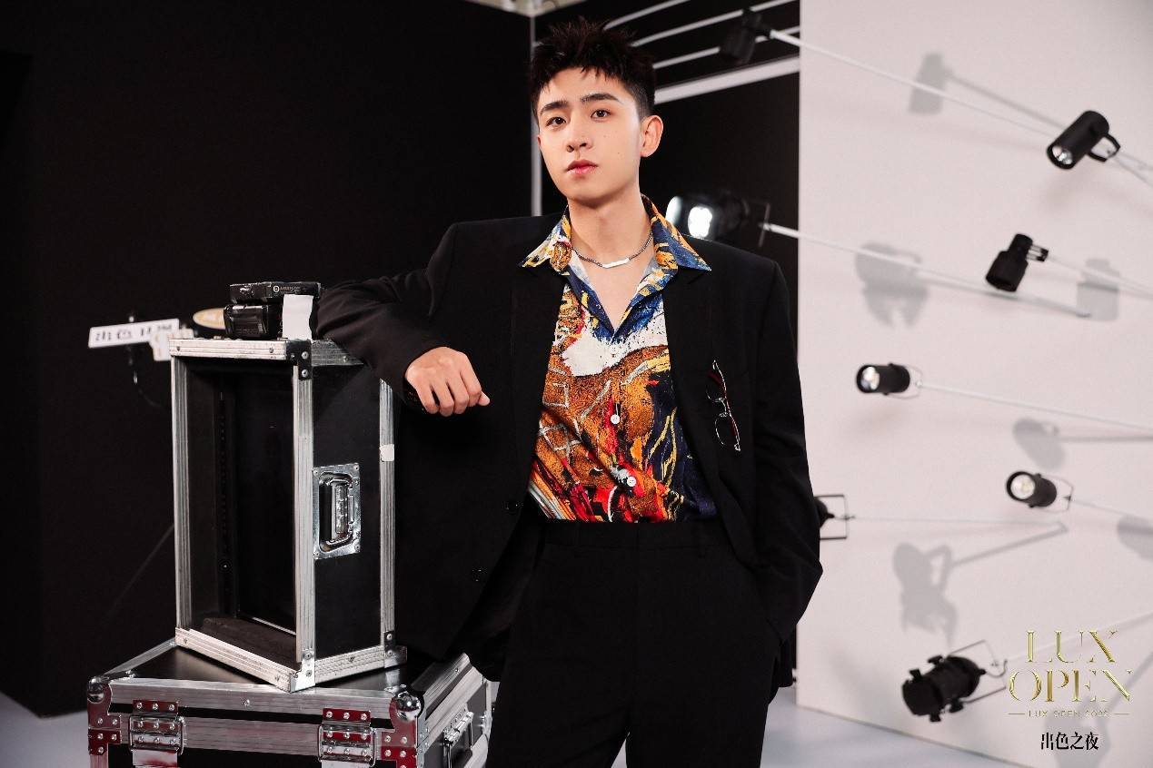 ǰ̲̫����LUX OPEN����ʢ�俪Ļ��ҫ�����ĺ�������ƪ��