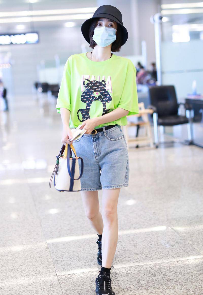 1米67的身高,即使92斤,那也是偏瘦的,但是偏偏,王丽坤又选择了大码的