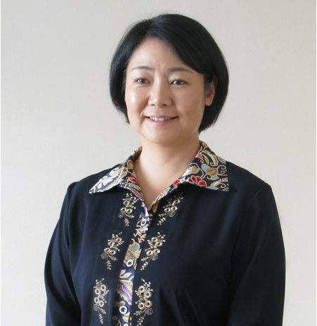 她出道24年零绯闻,与初恋相守一生,今结婚29年被丈夫宠成女王_大姐
