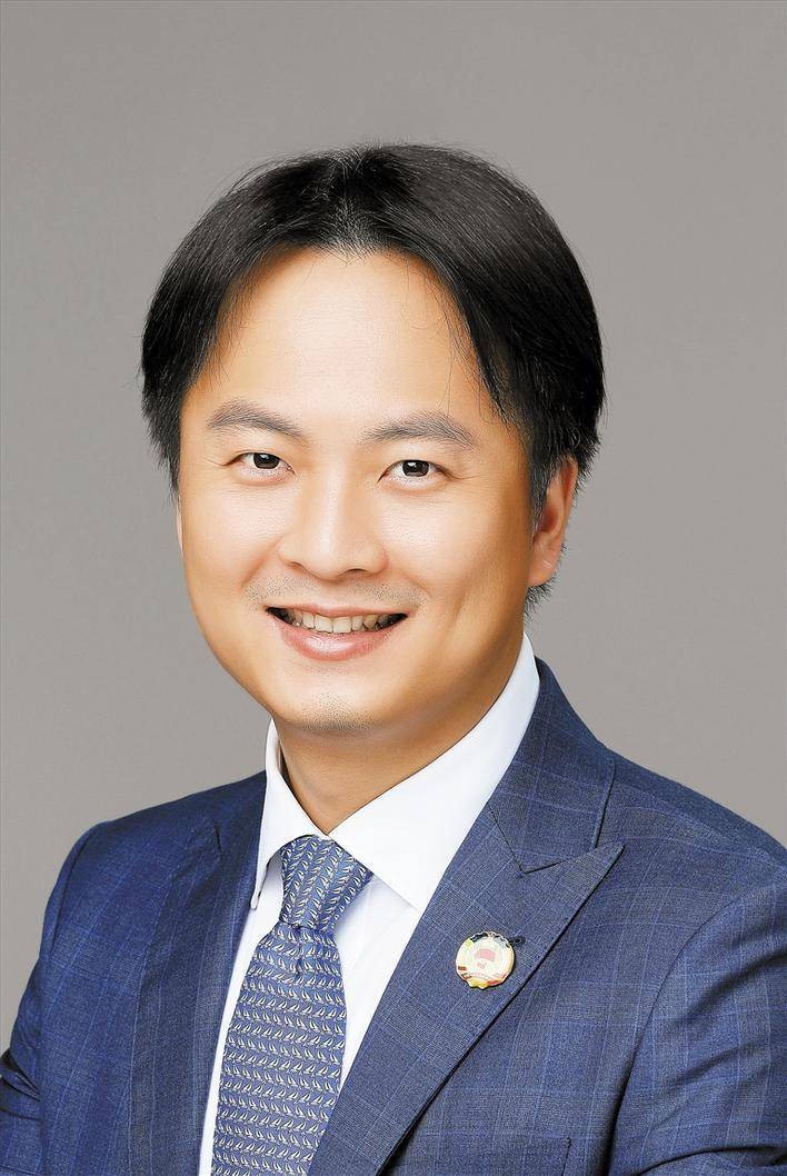 黄 奋 深圳乐美尚科技有限公司创始人,董事长 所属行业:健康人居解决