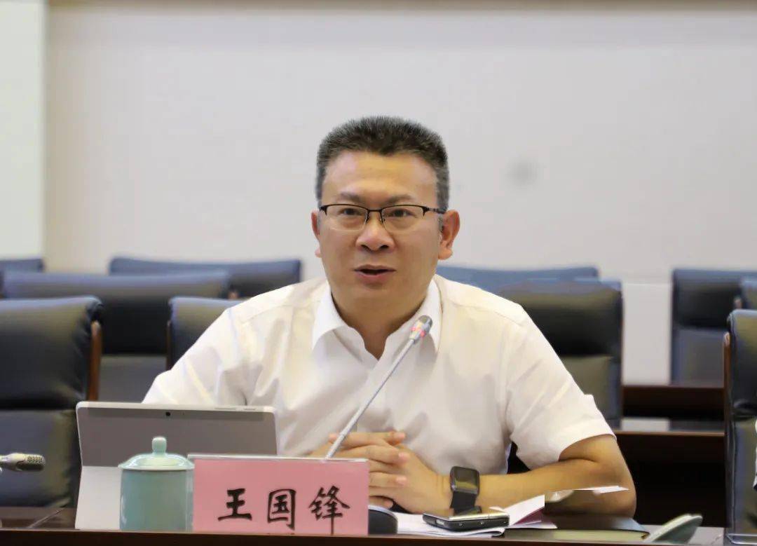 王国锋指出龙泉资源丰富,具有较大的市场潜力,开发利用前景可观.