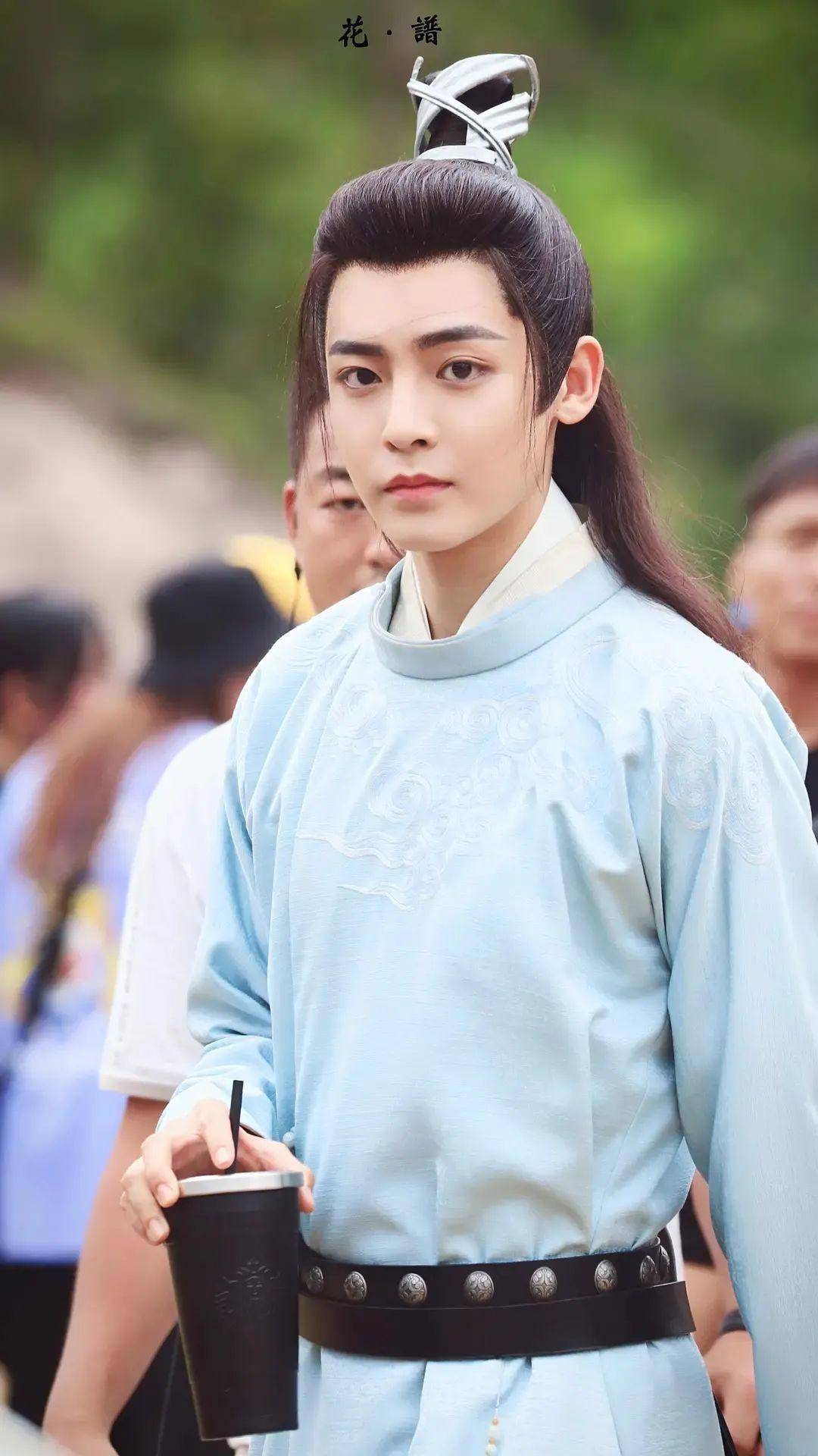 你们说关晓彤毁原著,我却觉得她找对了路_班婳_容瑕_侯明昊